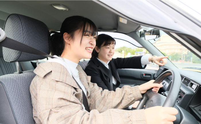 広い練習コースで快適 運転免許 免許  チケット クーポン 利用券 自動車学校