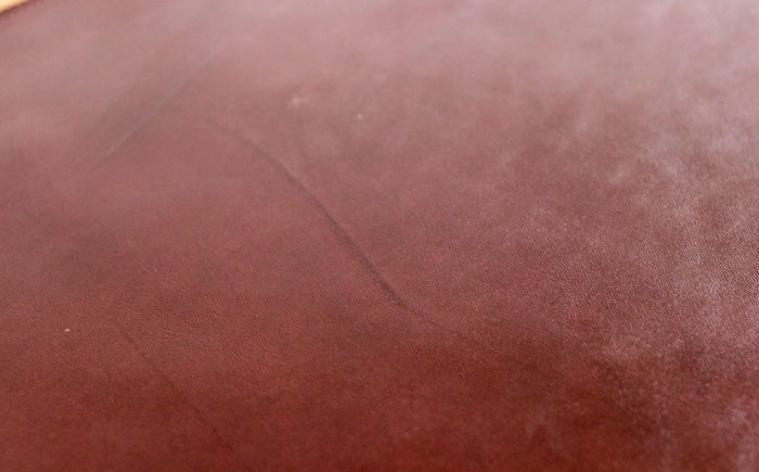 革の良さを堪能できる、栃木レザーのデスクマット マット マウスパッド