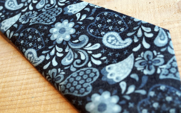 フォーマルでもカジュアルでも！経年変化を楽しむ、デニム生地ネクタイ ビジネス 