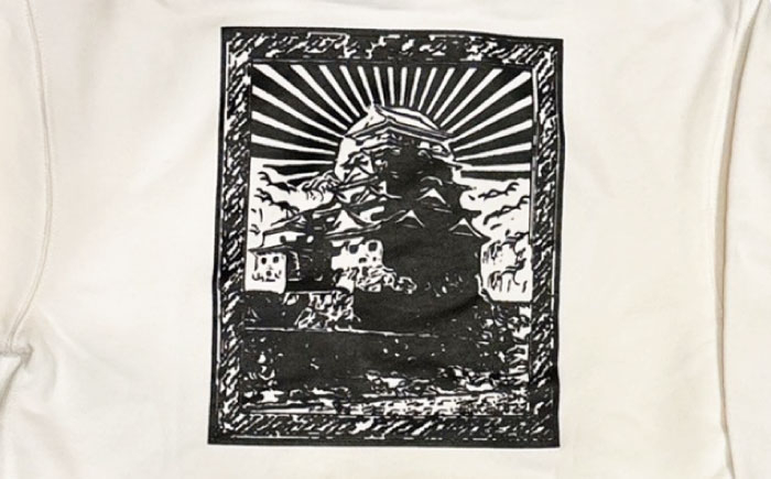 鉄壁の歴史をまとう、福山キャッスルパーカー