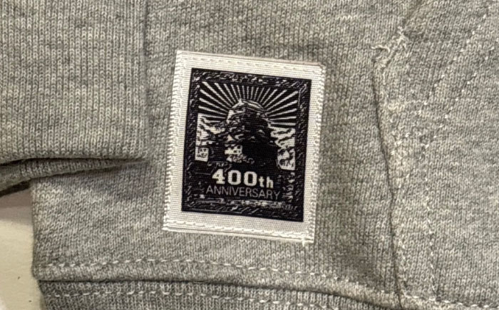 鉄壁の歴史をまとう、福山キャッスルパーカー