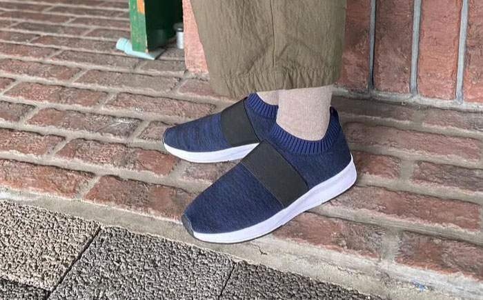 軽やかに、歴史を歩くスニーカー スニーカー 靴 軽量