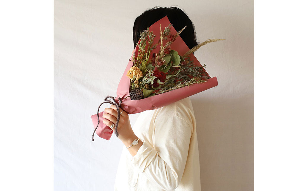 ドライフラワー ブーケ ラッピング付き フローリスト おまかせ 色とりどり 【カラー：レッド】