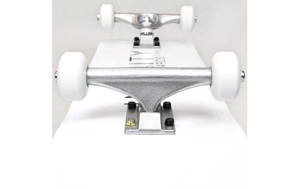 INF SK8 8.0 コンプリートスケートボード