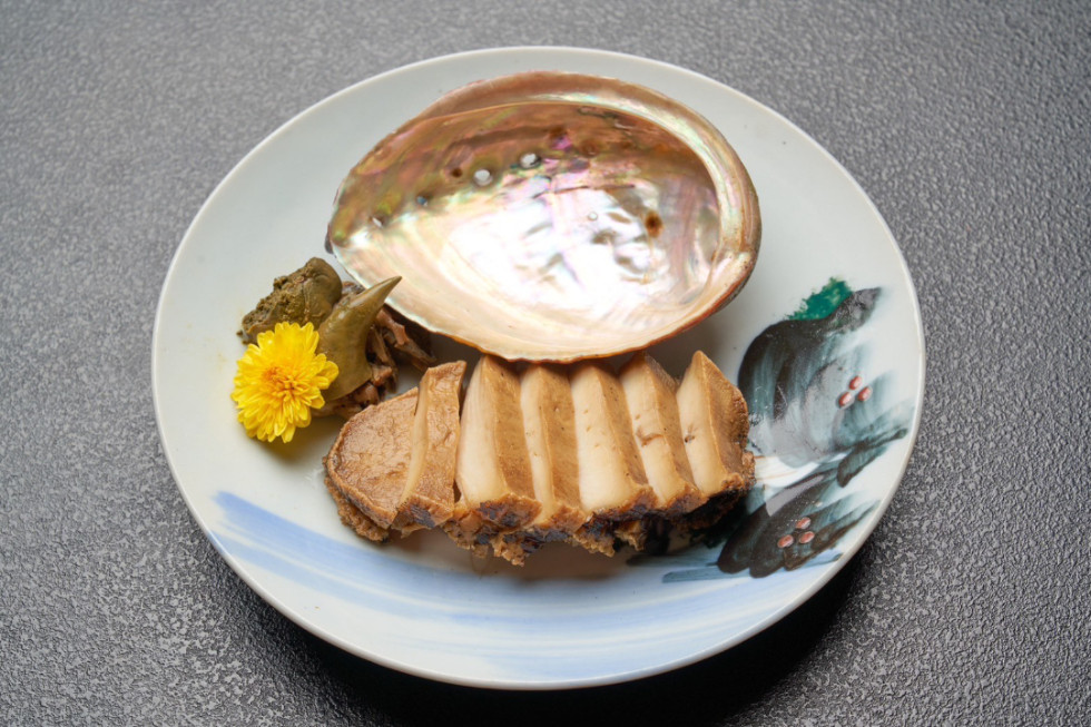 旨味が染み込んだ煮汁が絶品