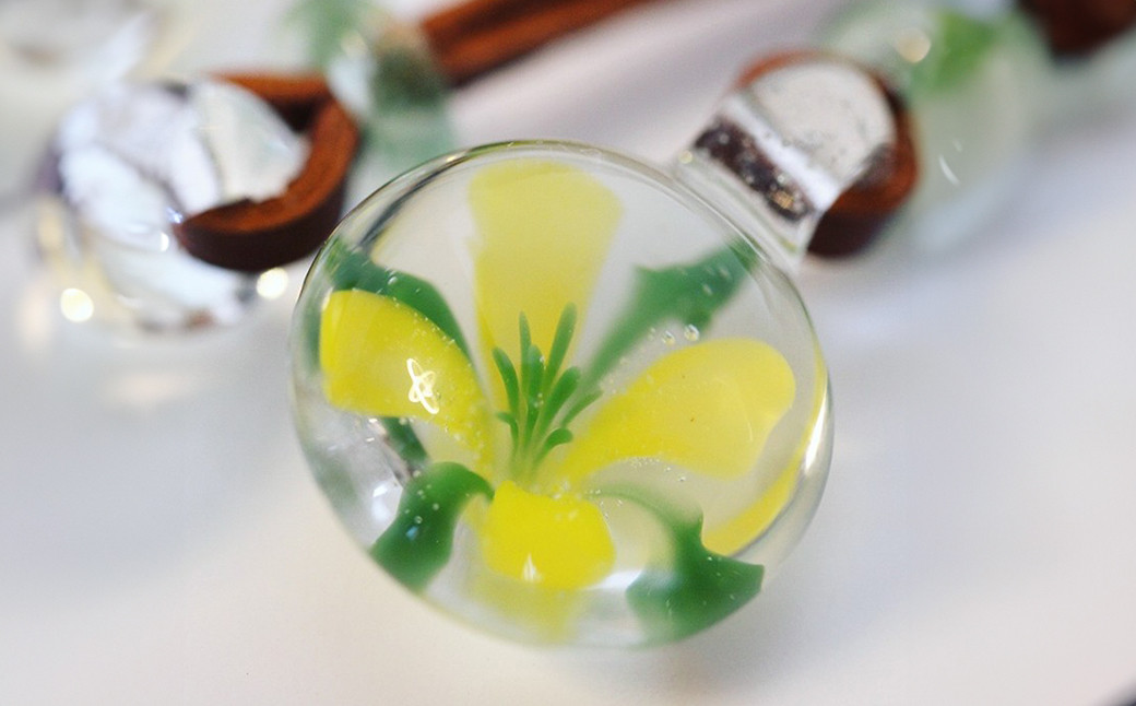 鴨川市の自然に溶け込むような、優しい印象のデザインです