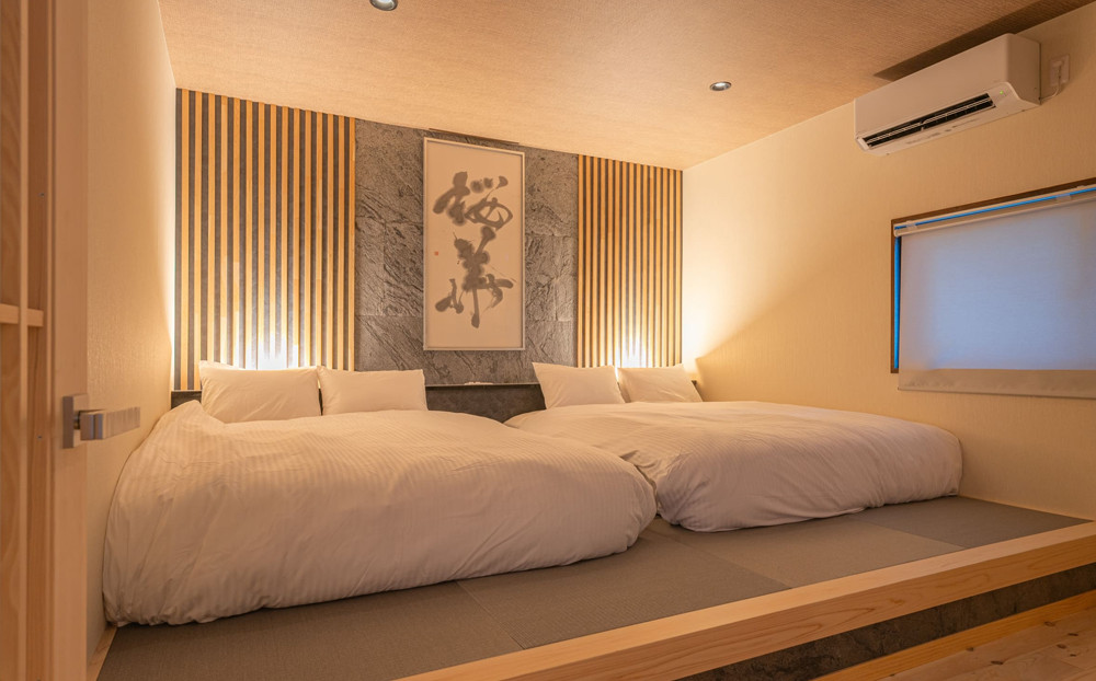 高級感のあるベッドルーム マットレスは高級ホテルでも採用されているシモンズ。