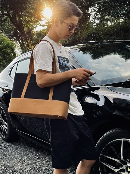 【AKIRAオリジナル】大きなトートバッグ メンズショルダータイプ 黒帆布×ベージュ