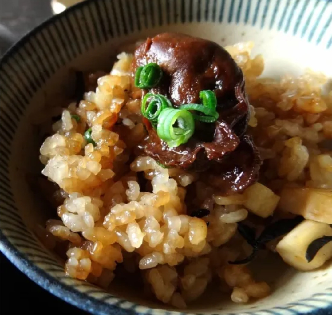 炊き込みご飯の素としても