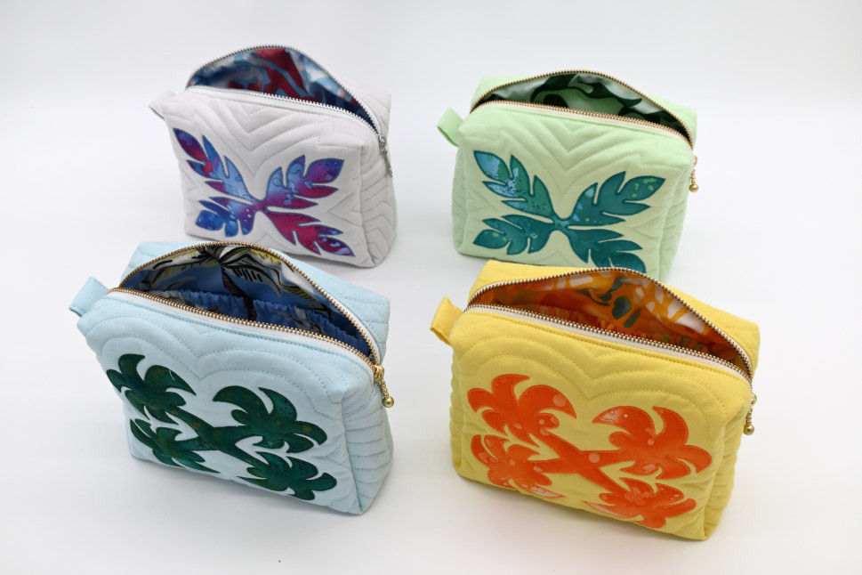 上段：ラウエアモチーフ（シルバー×青むらさき、薄黄×青緑）下段：ヤシの木モチーフ（水色×深緑、黄色×オレンジ）　