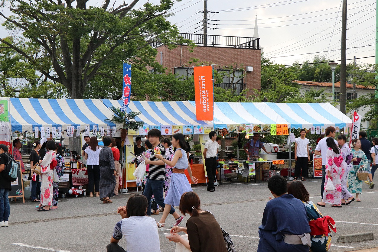 周辺の出店風景