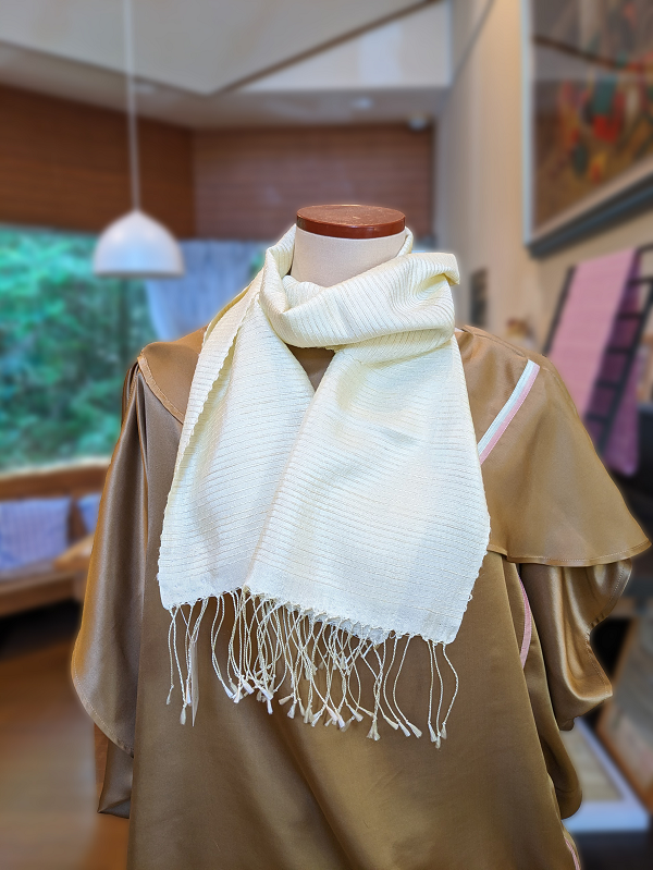 全天蚕 ストール
 画像はイメージです