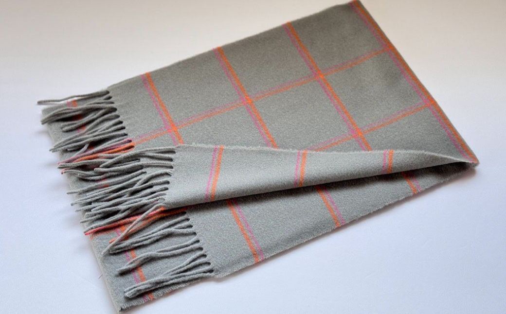 日本製 カシミヤ100% ウィンドウチェック柄カシミヤマフラー GYグレー/オレンジ RF621