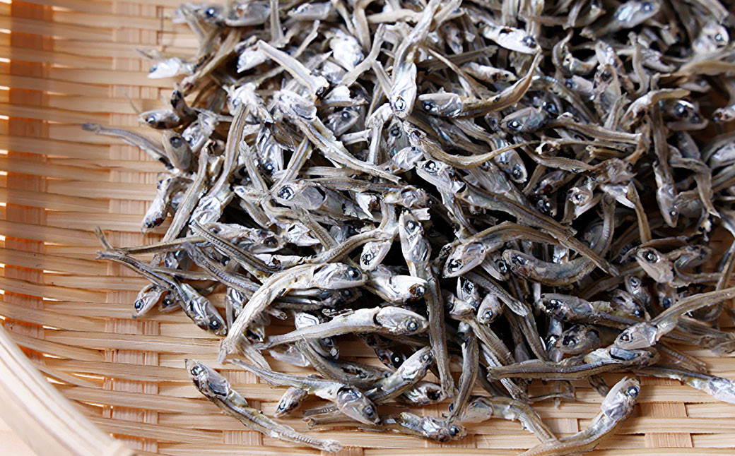 愛媛県産朝獲り漁限定 塩無添加食べる小魚【5袋】（897）