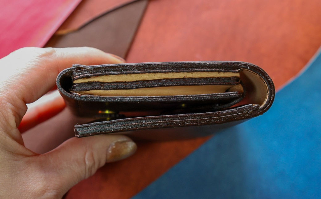 【neoclassic】牛本革 コンパクト財布（Dark Brown）