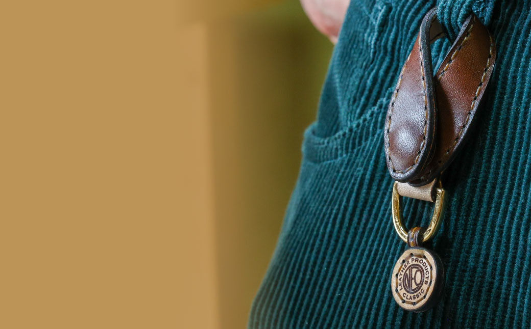 【neoclassic】牛本革 キーホルダー（Dark Brown）