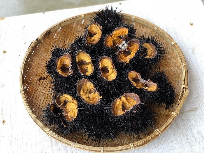 殻を割ると身がたくさん入っています。