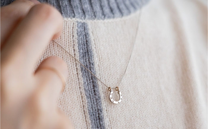 馬蹄 ネックレス アクセサリー シルバー おしゃれ