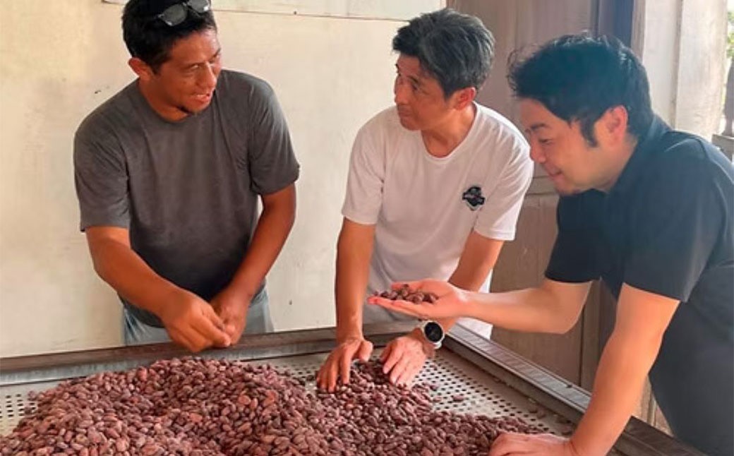 【世界を変えるカカオ】 生チョコレート 計2箱（1箱5個入）