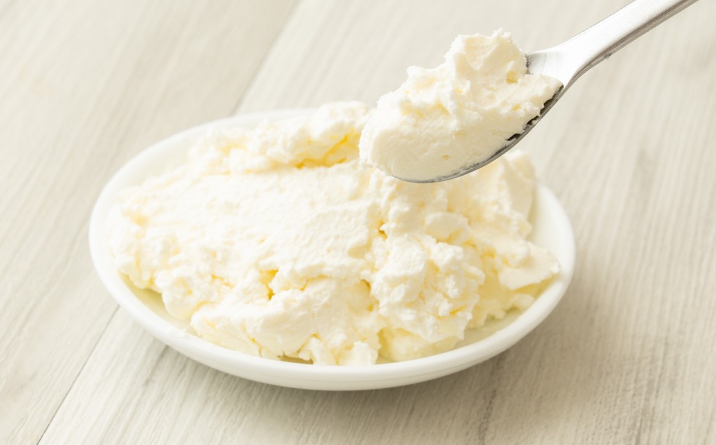 【3回定期便】 北海道十勝 なめらかクリームチーズ 100g×4個セット