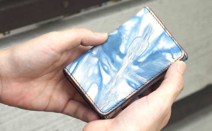 名刺入れ 「テテ」 薄藍 瀬戸内の空 天然藍染め・福山レザー