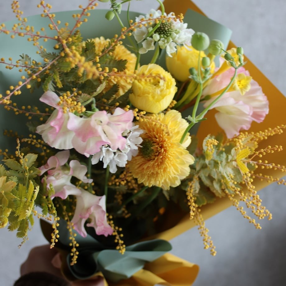 ※写真はイメージです。色の組み合わせやお花の品種のご指定はできません。