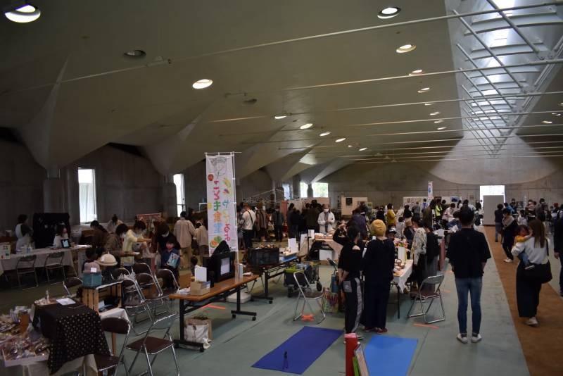 【7-5　特定非営利活動法人　１/ｆゆらぎ】
「すべての子どもが社会につながること」１/ｆゆらぎの居場所作りを指宿から！