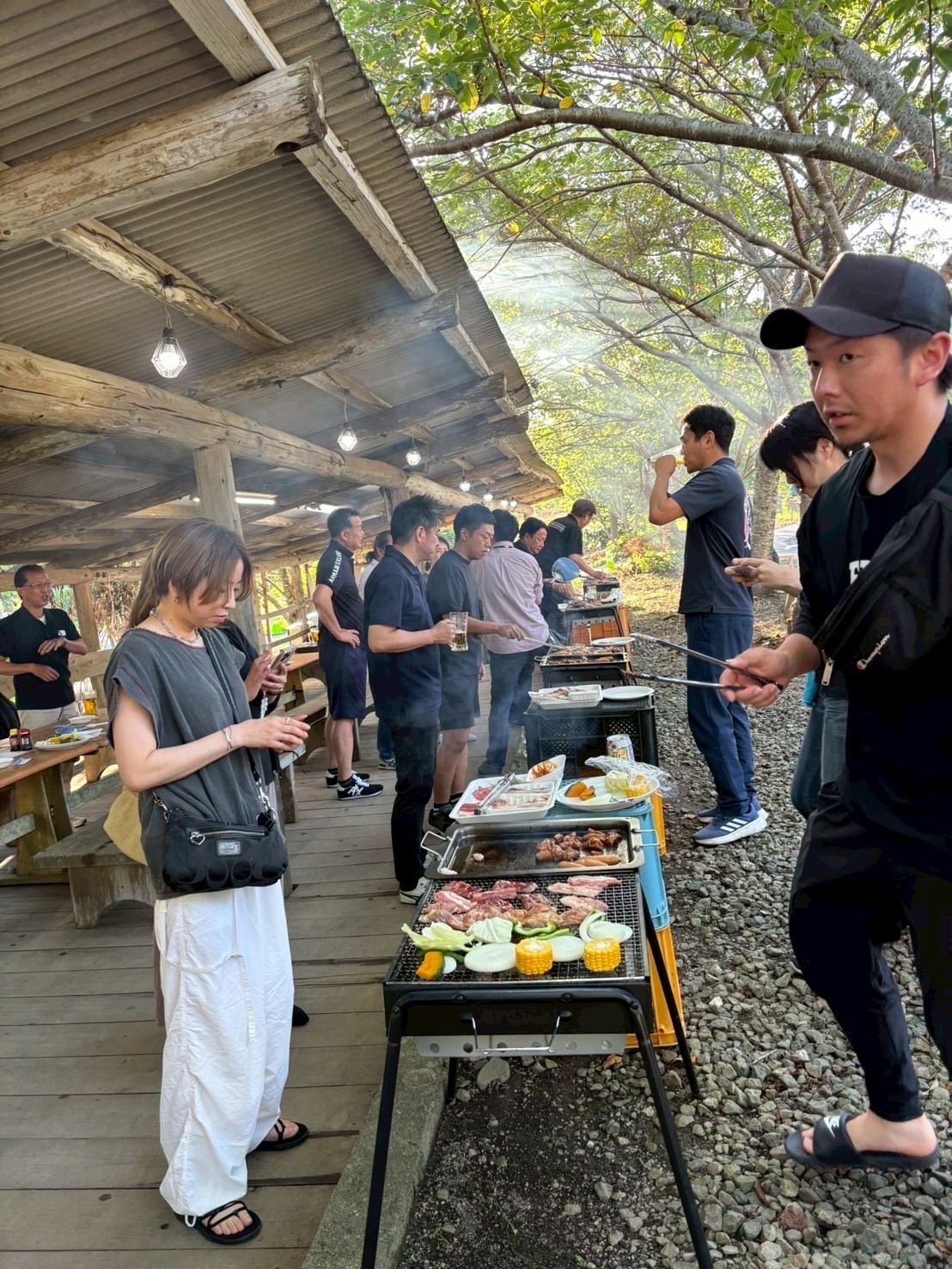 【7-2　峰山地区コミュニティ協議会やなぎやま村】
風車のある丘で展開される自然と人のハーモニー