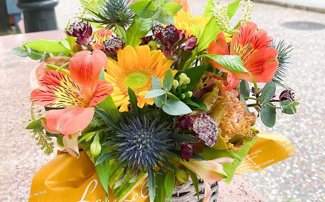 【全12回定期便】 おまかせフラワーアレンジメント 【M】 長崎県産 お花 花 ギフト