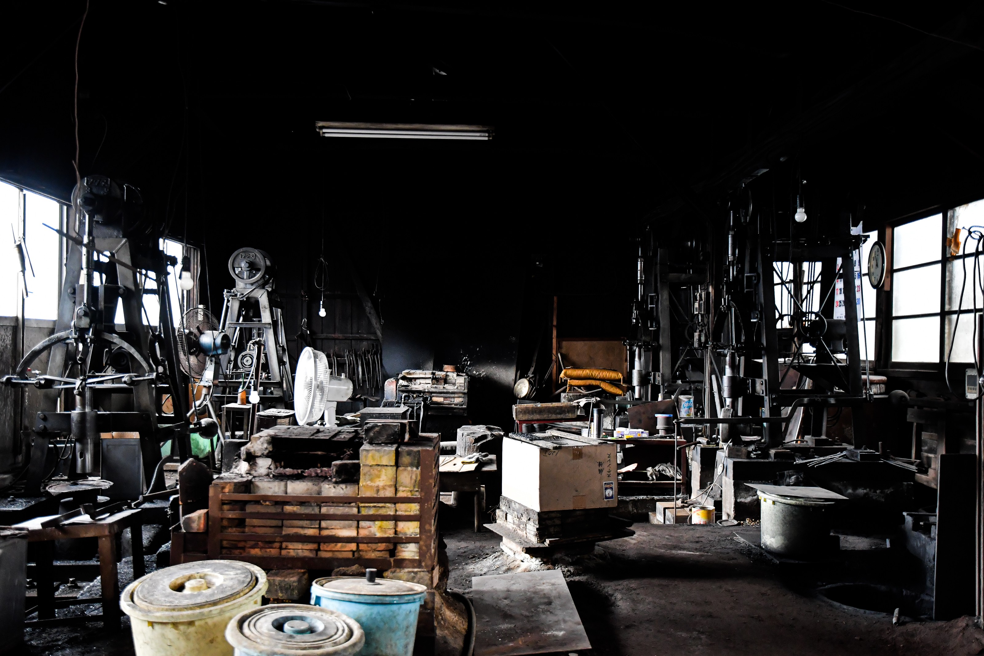 文化（三徳）(白紙2号黒打)( 6寸 180mm) ｜ is00002    ＜石川刃物製作所＞【宮城県加美町】中新田打刃物