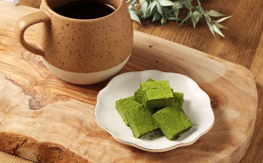 《冷凍》 北海道生チョコレート （抹茶） 約500g （約100g×5箱） 合計100粒