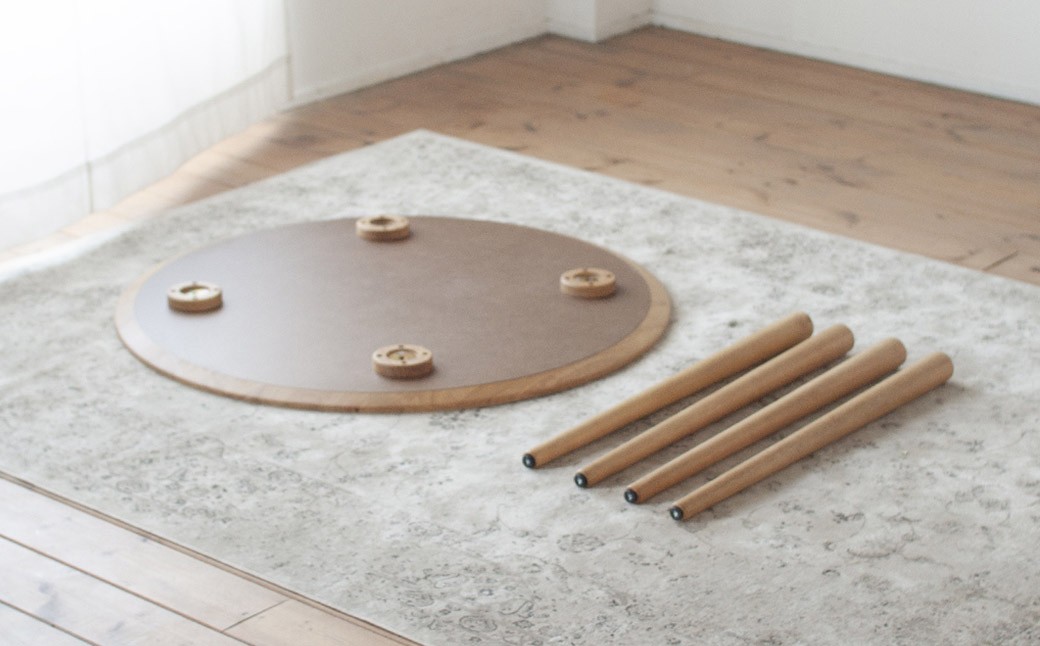 単色メラミン材のラウンドダイニング （70cm） ベージュ色