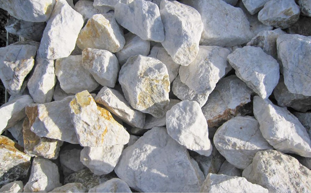 【5個口】庭石、ごろた石 あまくさ石灰石小粒（40mm～60mm） 約20kg土嚢袋入り 合計約100kg