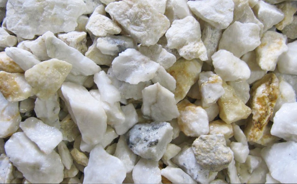 庭砂利 あまくさ石灰石砂利（8mm～20mm） 約20kg袋入り 合計約20kg