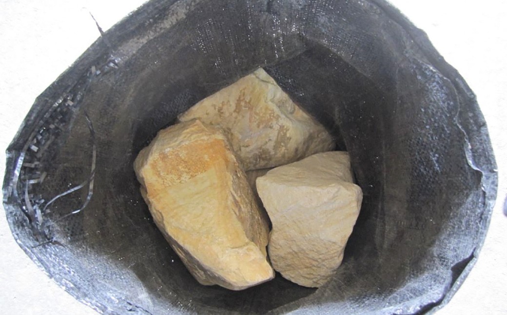 【5個口】庭石、ごろた石 天草大石（150mm～300mm） 約20kg土嚢袋入り 合計約100kg