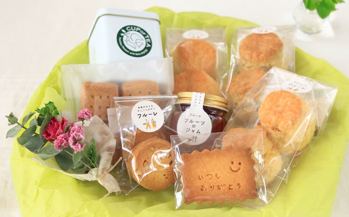 贈りものに最適な 「おやつと紅茶」 のセットです！
