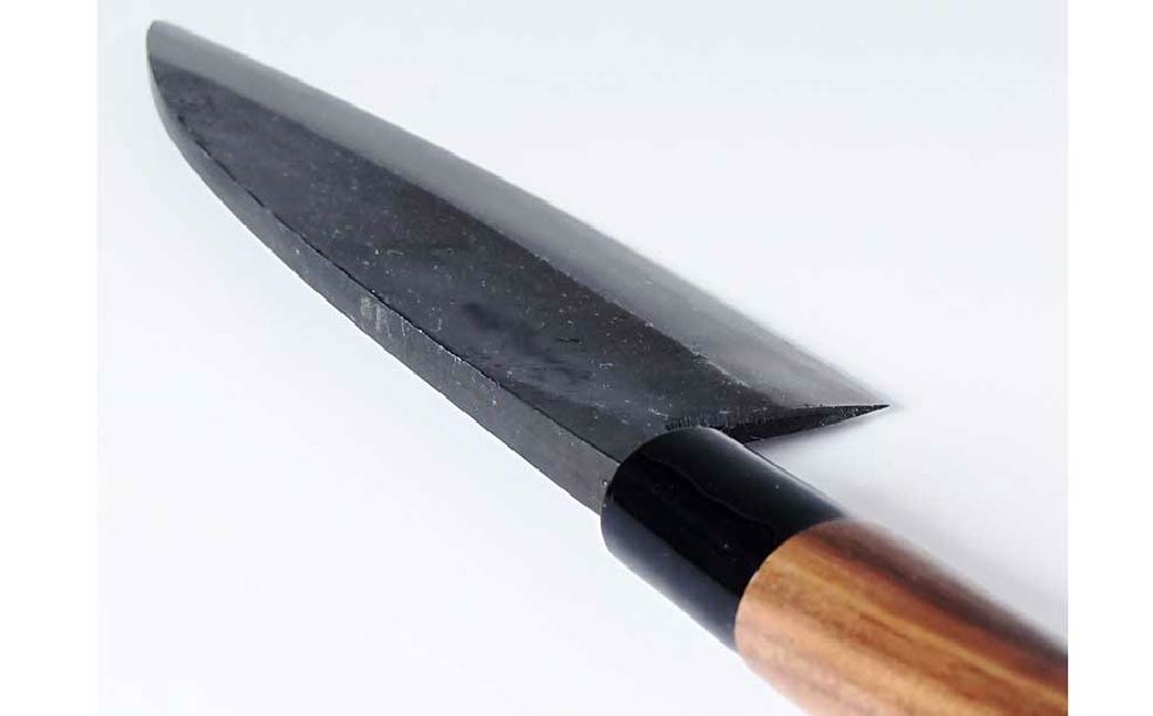 【土佐打刃物】出刃包丁 黒打ち仕上げ 両刃 刃長15cm