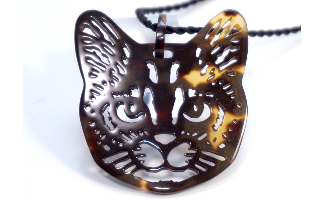 【べっ甲】まち猫ペンダント