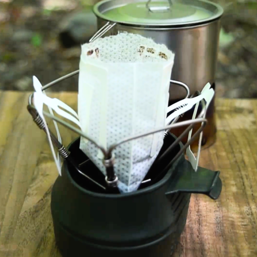 ※画像一部で通常色のコーヒードリッパーを使用していますが、実際にお届けするのは青色のコーヒードリッパーです。