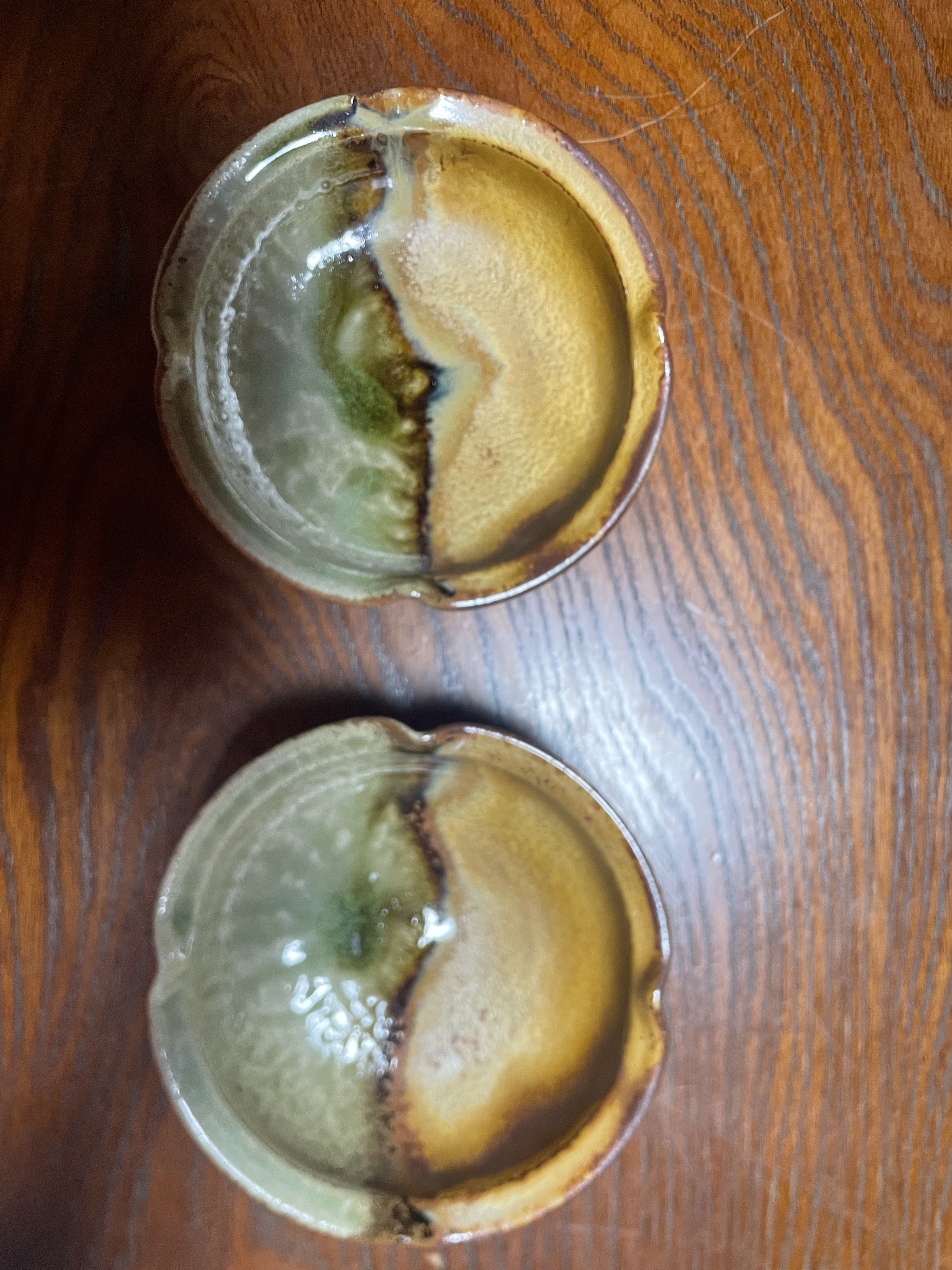 グラデーションが美しい掛け分け。一つ一つ手作りのため、色の出方に個体差がでます。個性としてお楽しみください