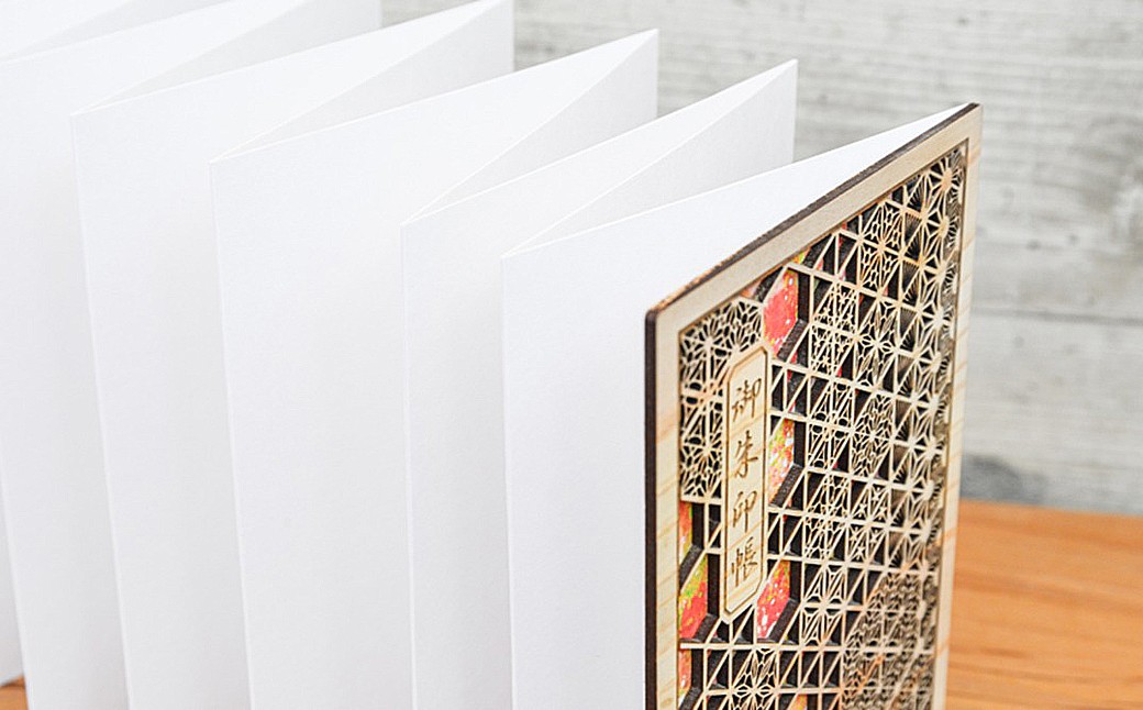 智頭杉の木製御朱印帳　花鳥風月ー　月(カバー付き)