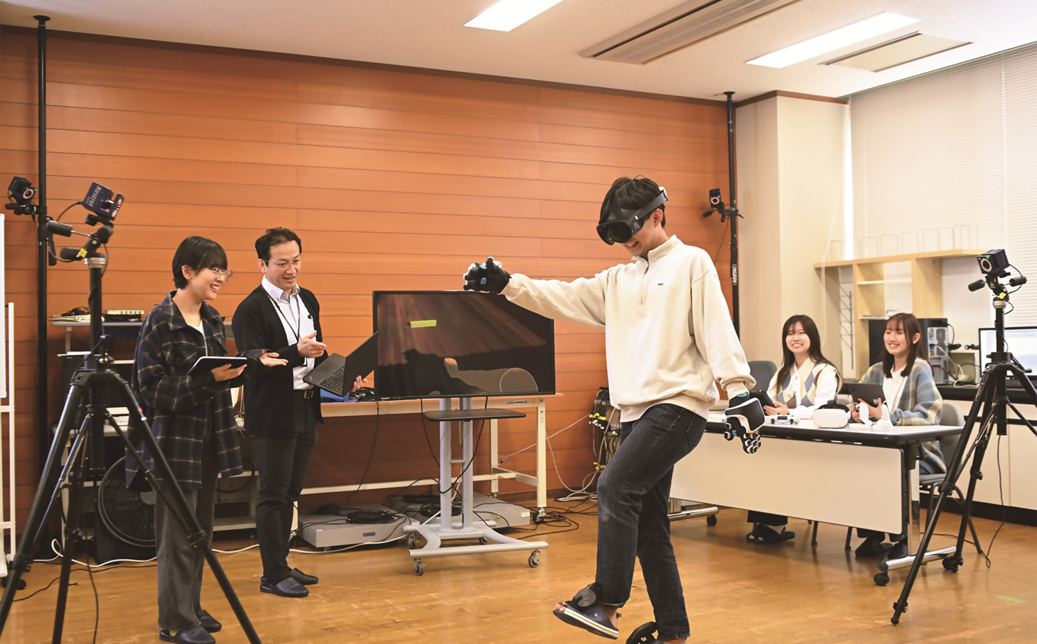 未来創造社会の持続的発展に貢献できる技術者・研究者を育成