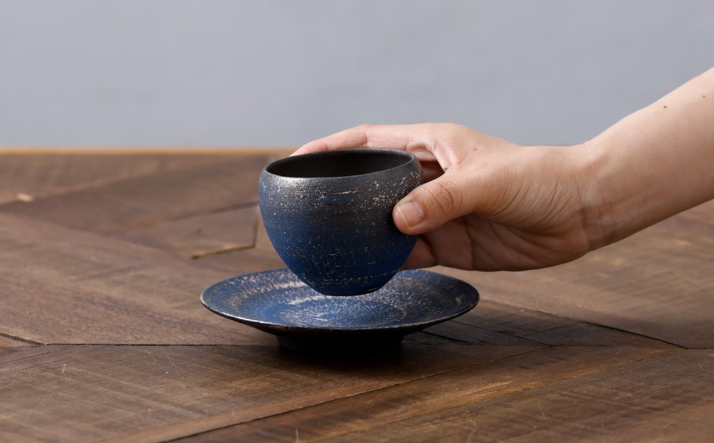 画像は青地銀彩薄茶器（青）です。お好みの色を応援メッセージ欄にてお知らせください