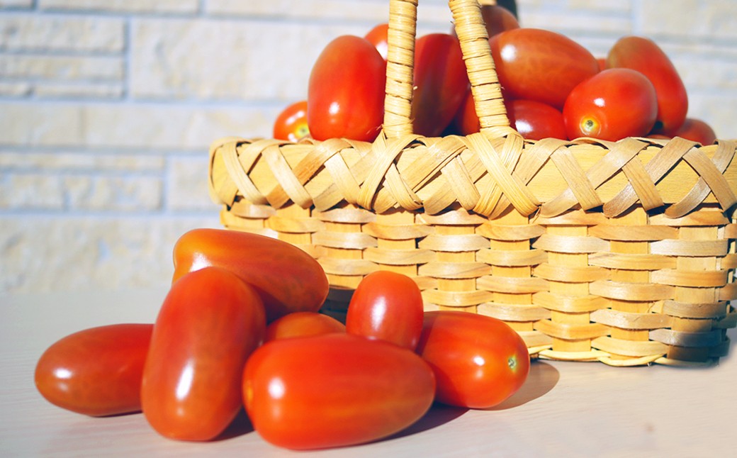 冷やしてそのままフルーツ感覚で。サラダや前菜に彩りを添えるのにもぴったり。食卓を華やかにする、贅沢な一粒をぜひご堪能ください。