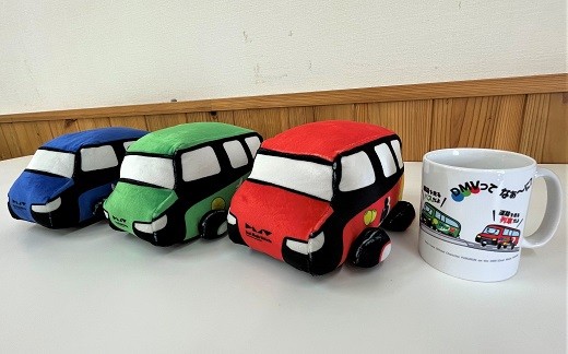 DMVぬいぐるみとマグカップ（右側）