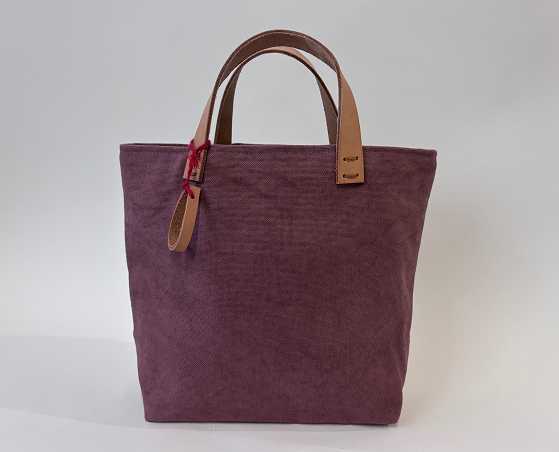 手染め製品のため、画像と実際の色とは異なる場合があります。