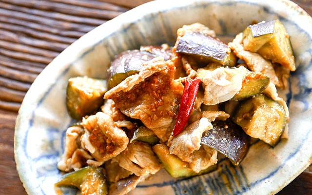 製造元のハナブサ醤油株式会社外観