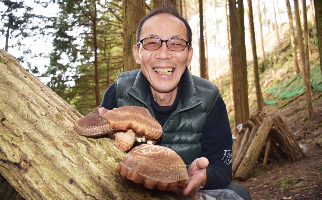 美咲町産 しいたけカッシーファームのみさき輝茸(みさきてるたけ) 3～5個合計約500g