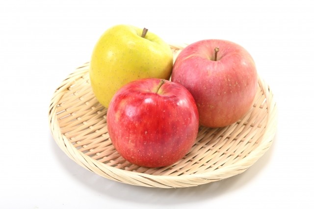 収穫状況などにより、果物や加工品が入る場合もあります。