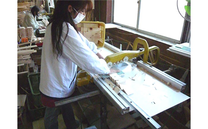 東濃桧×職人技。洋間にも馴染む新しいかたちの神棚。